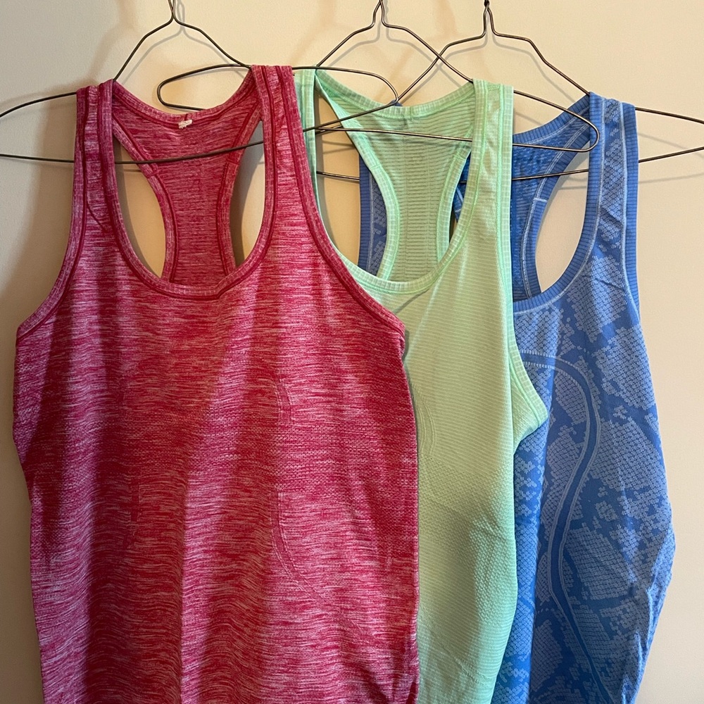 Lululemon Athletica Pink Fitted Sleeveless Tank Top. Lot of 3 Tanks Sz 10
